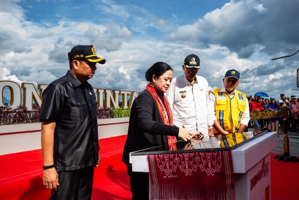 Puan Bakal Dirikan Replika Rumah Betang untuk Warga Sintang