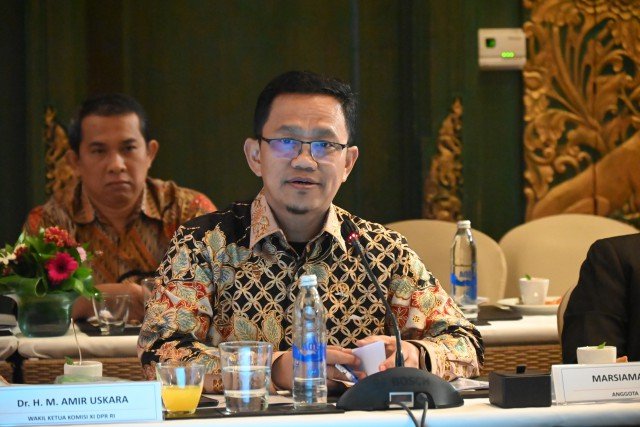 Tingkatkan Literasi Keuangan, Komisi XI Minta LPS Edukasi Masyarakat