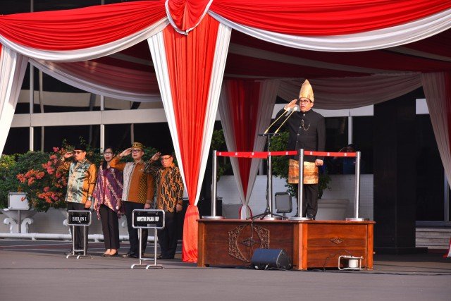 HUT ke-78 RI, Setjen DPR Gelar Upacara Bendera