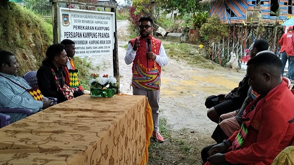 Senator Papua Barat Terima Aspirasi Jalan Rusak di Minyambouw