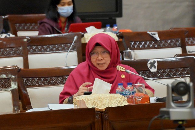 Anis Byarwati Minta Kaji Ulang Penjaminan APBN untuk Proyek Kereta Cepat