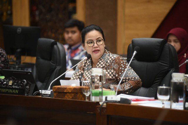 Upaya Keras Perbaiki Literasi Bangsa, Komisi X Resmi Serahkan Laporan Peningkatan Literasi dan Tenaga Perpustakaan