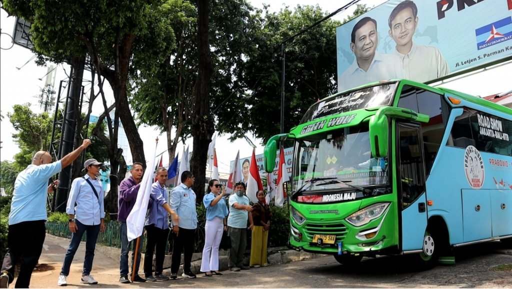 Sedulur Kaesang Jokowi Lepas Roadshow Bus Kampanye Jakarta-NTB