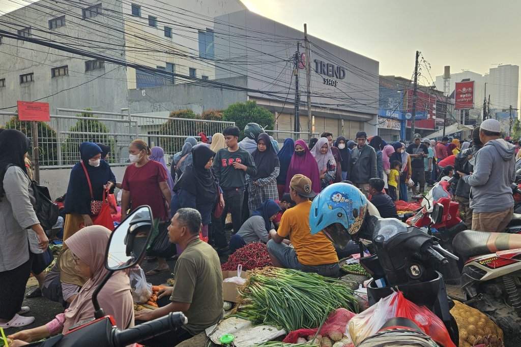 Ditinggal Mudik, Pasar Proyek Kota Bekasi Tetap Ramai Sambut Lebaran
