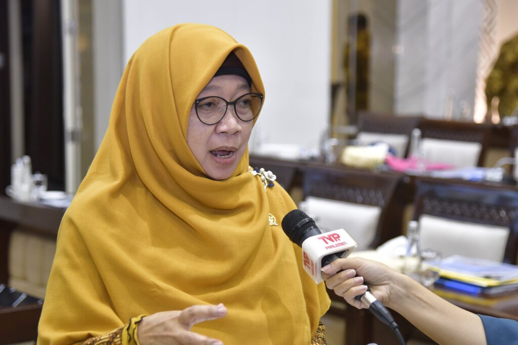 Legislator Minta Pemerintah Waspadai Efek Domino Anjloknya Harga Komoditas Unggulan