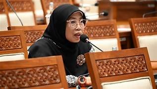 PP 28/2024 yang Atur Penyediaan Alat Kontrasepsi Bagi Anak Usia Sekolah Harus Direvisi!