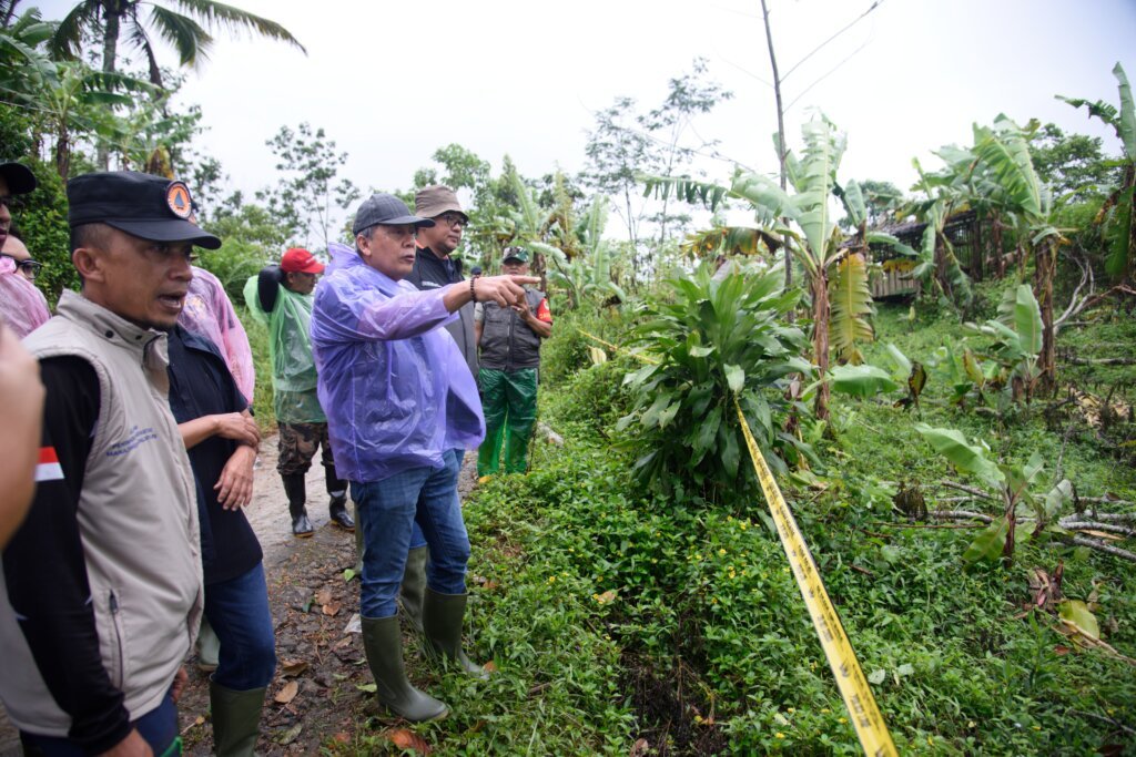 Wakil Ketua DPR RI Saan Mustopa Kunjungi Lokasi Terdampak Bencana di Sukabumi