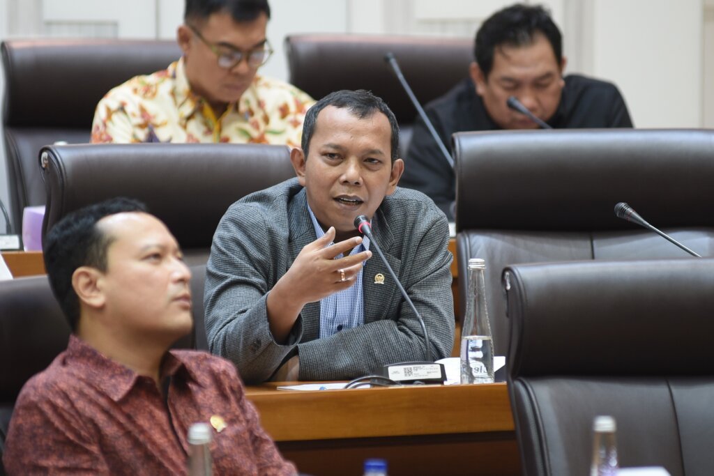 Iman Adinugraha Tinjau PLTU dan Pelabuhan Perikanan Nusantara Pelabuhan Ratu Pasca Banjir Bandang