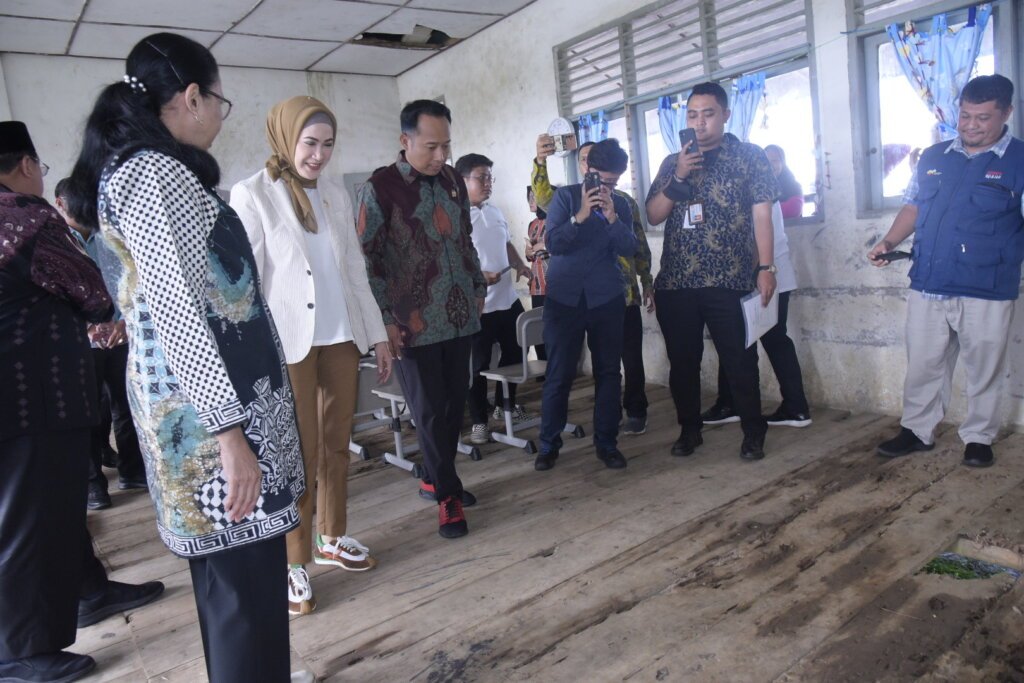Komisi X Tinjau Sekolah Rusak di Ogan Ilir, Butuh Perbaikan Segera