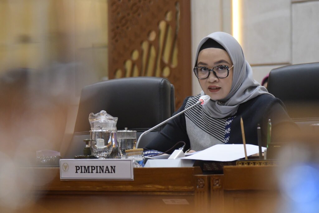 Banjir PHK Jelang Idulfitri, Komisi IX Dorong Pemenuhan Hak Pekerja Termasuk THR