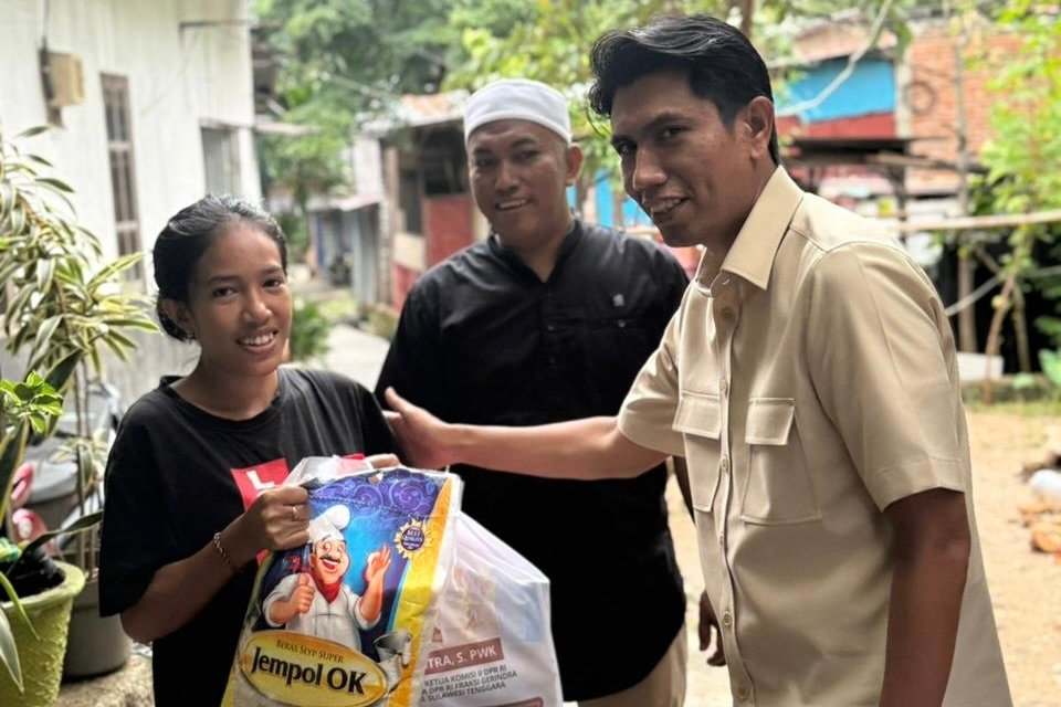 Harga Gabah Anjlok Dan Konflik Lahan: Bahtra Banong Serap ‘Jeritan’ Petani dan Nelayan Sultra Saat Reses