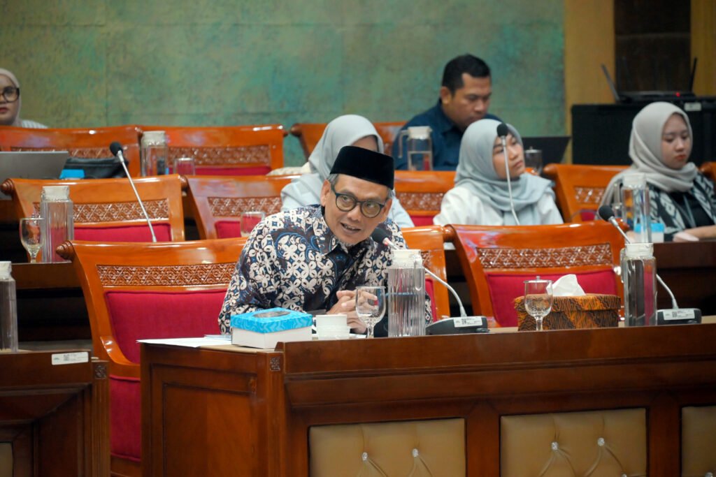 Selamat Hari Guru Nasional 2025! Komisi X DPR RI: Guru Adalah Agen Transformasi Cita-Cita Indonesia Emas 2045, Indikator Keberhasilan Ada di Kekuatan Mental Murid