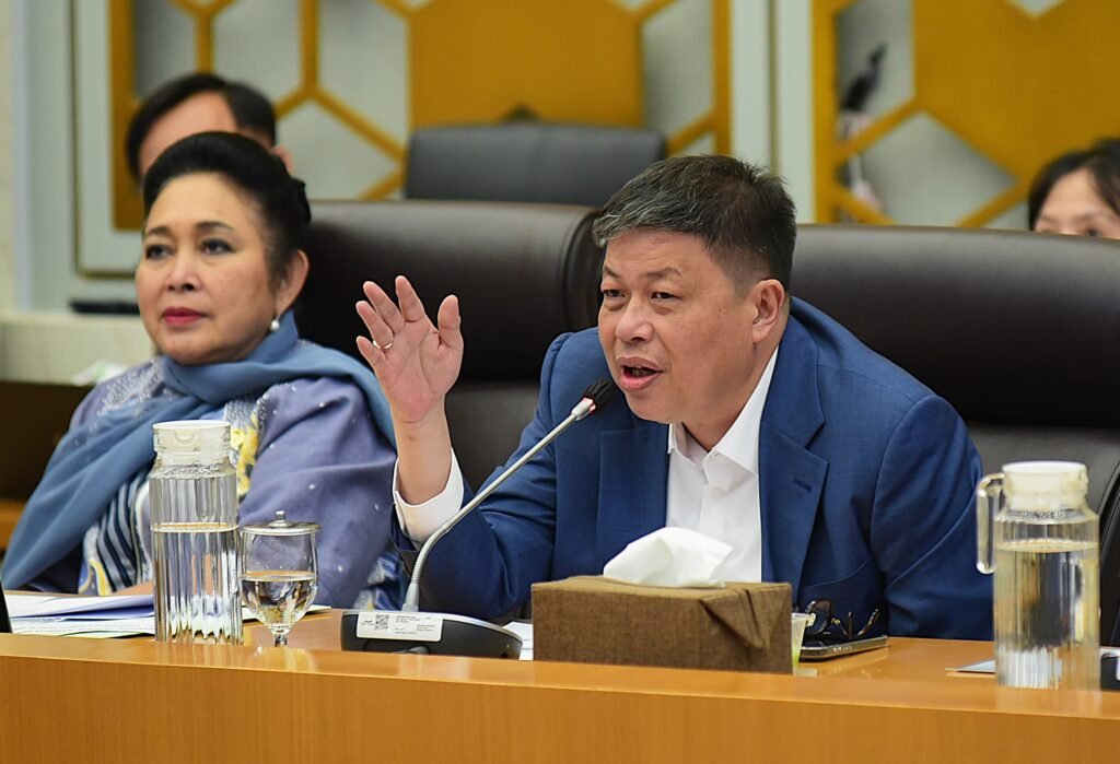 23 Orang Meninggal, 12 Hilang! DPR Kritik Pemda Sumbar Lambat, Alex Indra Lukman: Tangkap Sinyal Kepedulian Prabowo, Data Bencana Wajib Tuntas 8 Desember