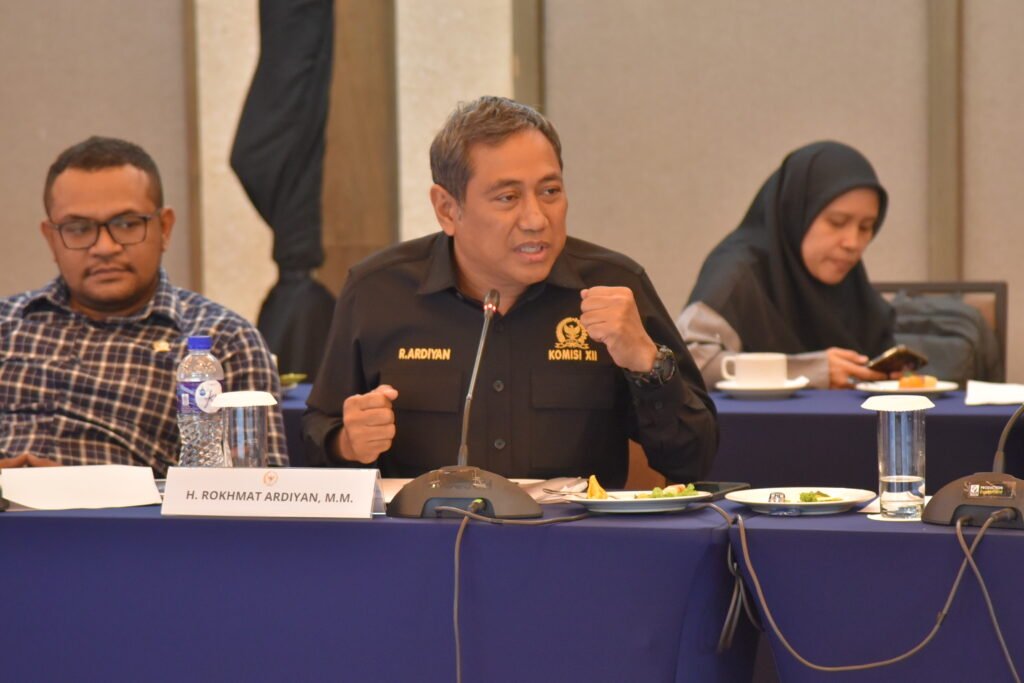 Apresiasi BBM Subsidi Tetap, Komisi XII Dorong Penguatan Infrastruktur Energi