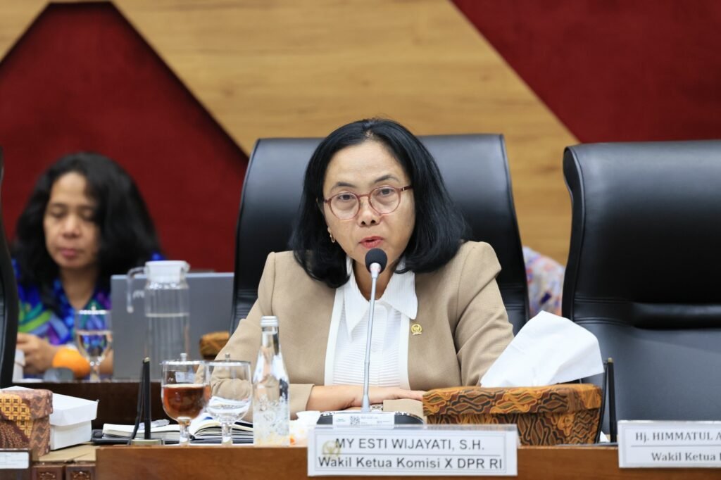 Komisi X Kawal Aspirasi Dosen PPPK ke Rapat Kerja dengan Kemdiktisaintek