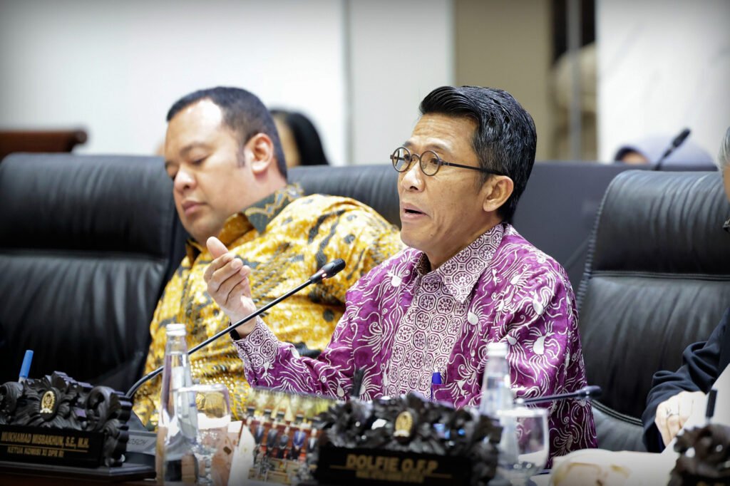 Komisi XI – Pemerintah Sepakati KEM-PPKF 2027