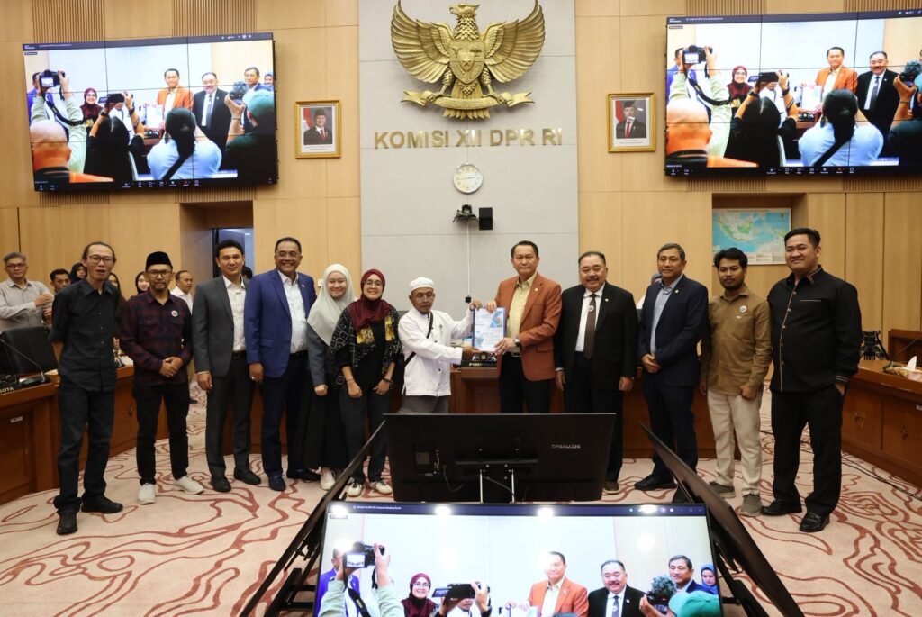 Segera Tinjau Lapangan Tanggapi Aduan Warga Terdampak Tambang di Kalsel dan Sumut