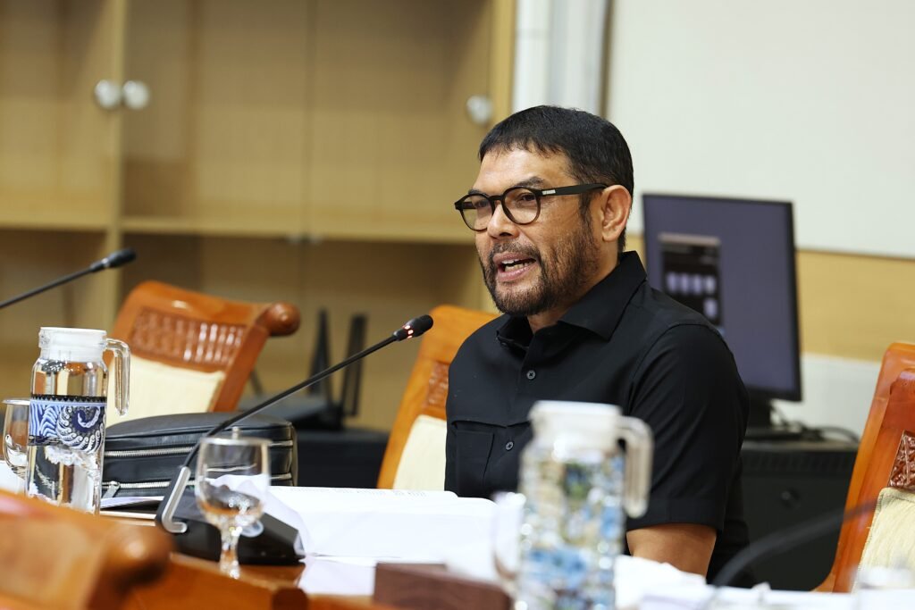 Catut Nama Pimpinan Komisi III, Nasir Djamil Tegaskan Pesan Permintaan Dana Adalah Hoaks