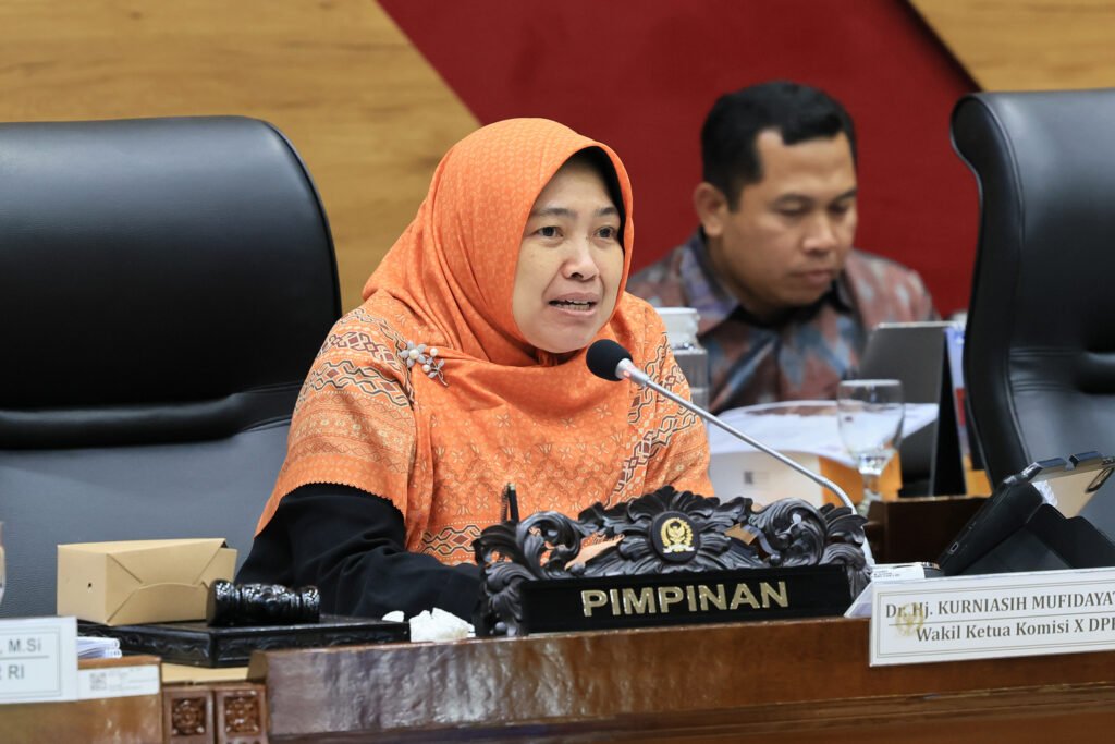 Kurniasih Mufidayati: Kesejahteraan Guru Harus Jadi Fondasi RUU Sisdiknas