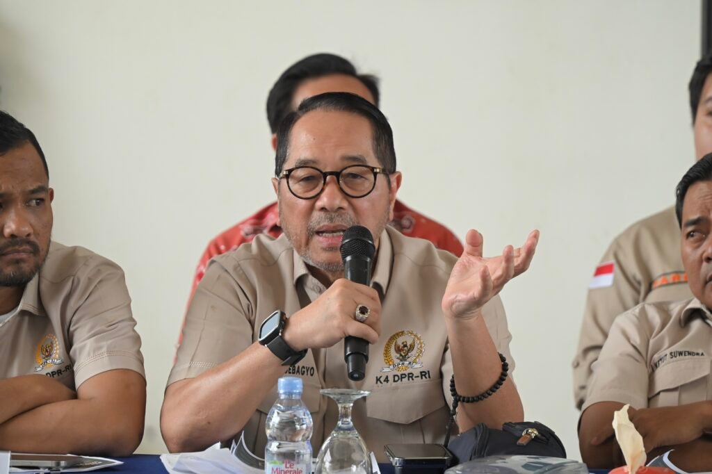 Cegah Satwa Kelaparan, Firman Soebagyo Dorong Penanaman Pakan di Taman Nasional Way Kambas