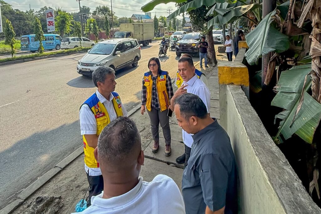 Musa Rajekshah Tinjau Infrastruktur Jalan di Serdang Bedagai dan Deli Serdang