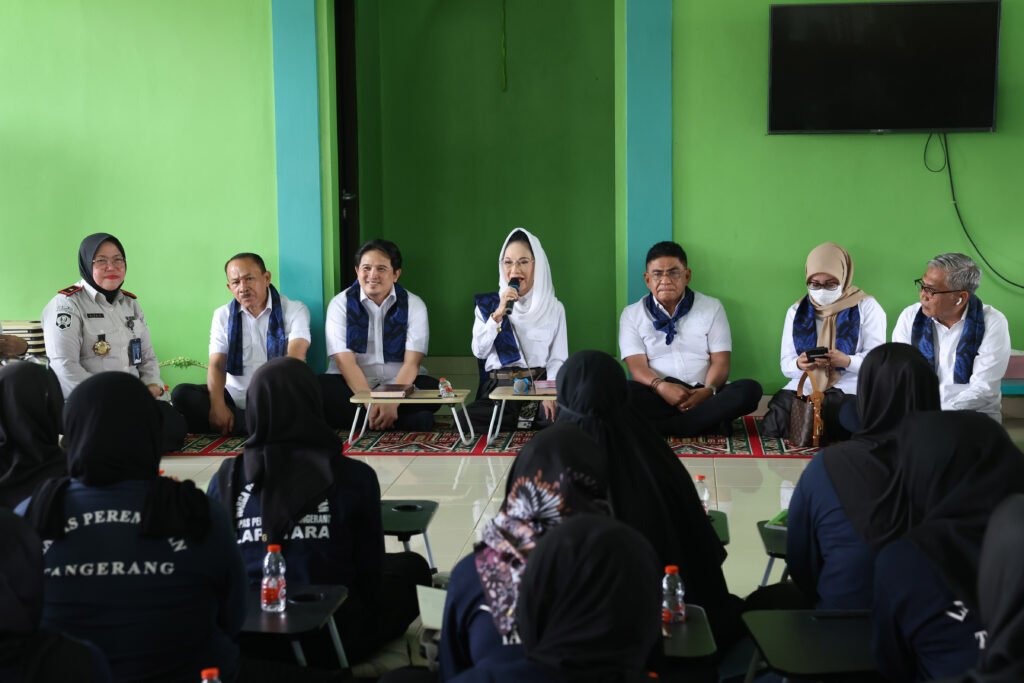 Dewi Asmara Pertanyakan Kepastian Regulasi Cuti Kunjungan Keluarga di Lapas Perempuan Kota Tangerang