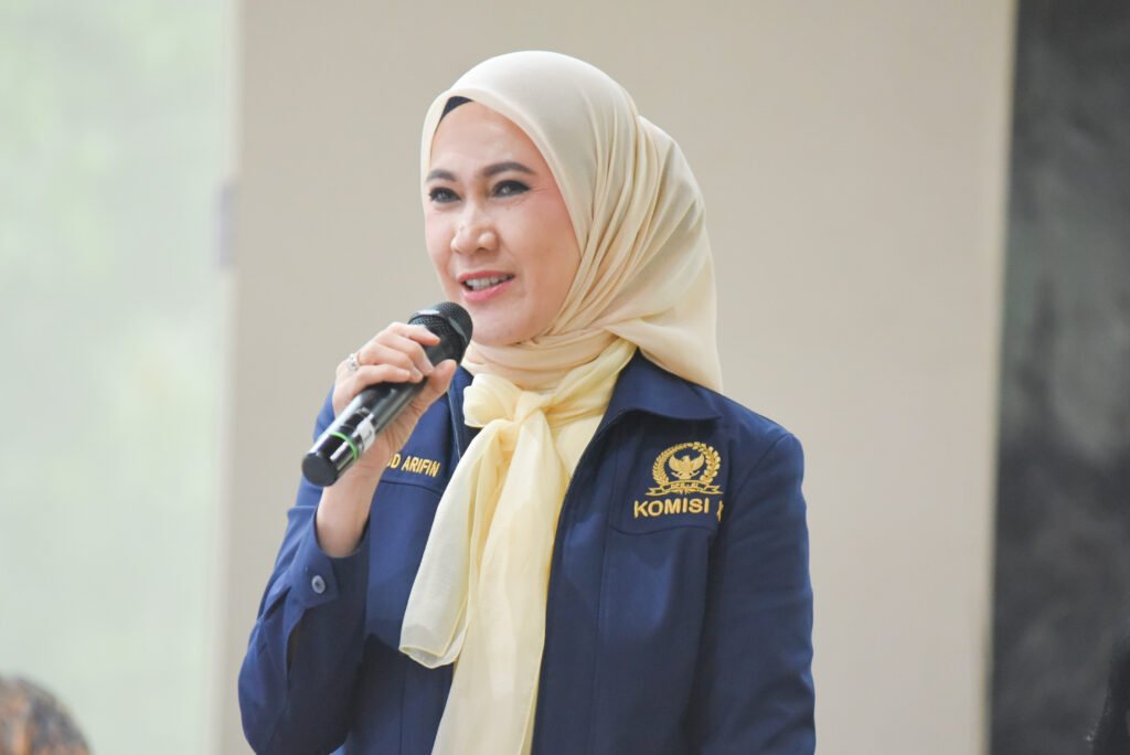 Lita Machfud Arifin Desak Perbaikan Ruang Kelas Rusak di Sekolah Unggulan Pasuruan